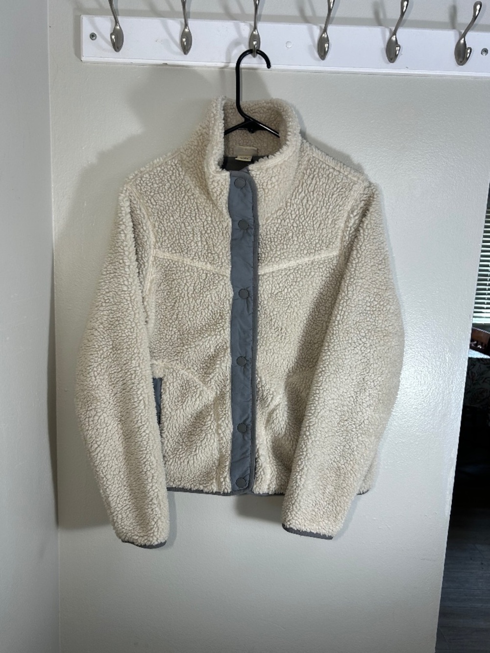 L.L.Bean Jacket Womens S White Sherpa Fleece Snap Front High Pile Contrast Trim